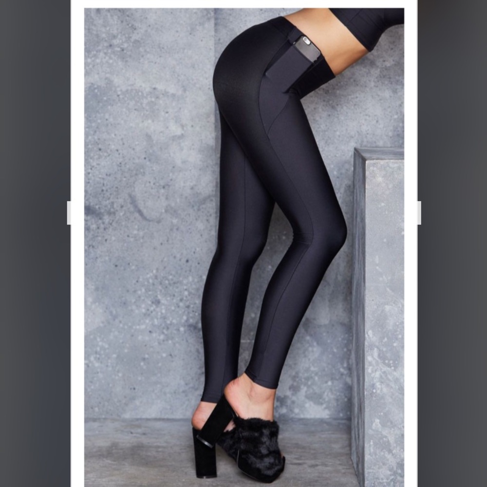 BLACKMILK MATTE POCKET LEGGINGS - LIMITED EDITION